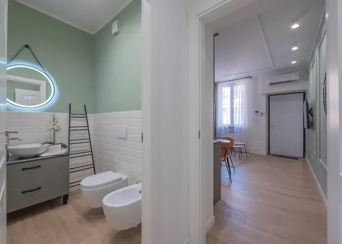 Youhosty - Modern Portello Apartment