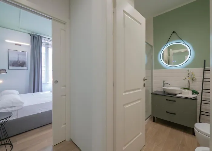 Youhosty - Modern Portello Apartment *