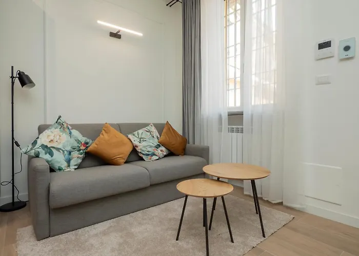 Youhosty - Modern Portello Apartment